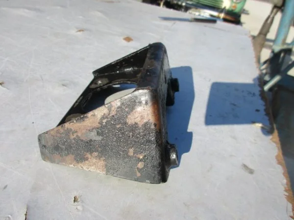 Support inférieur de boîte vitesse espada - Équipements Auto - Nice (06000)