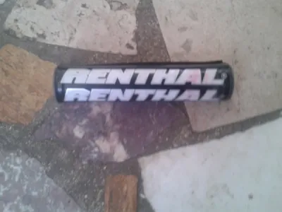 Mousse de guidon renthal 2019 - Équipements Moto - Nancy (54000)