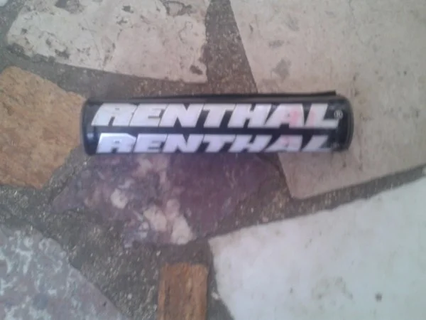 Mousse de guidon renthal 2019 - Équipements Moto - Nancy (54000)