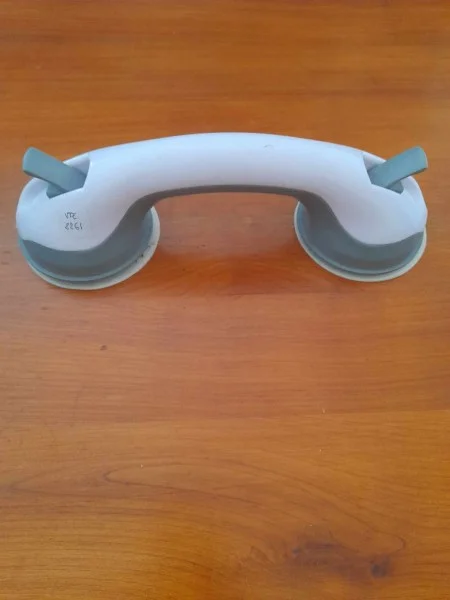 Poignée de soutien bain universelle à ventouses - Médical - Saint-Satur (18300)