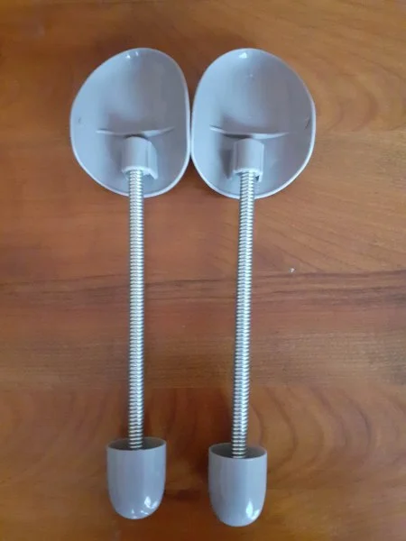 Paire d'embauchoirs pour chaussures en plastique - Chaussures - Saint-Satur (18300)