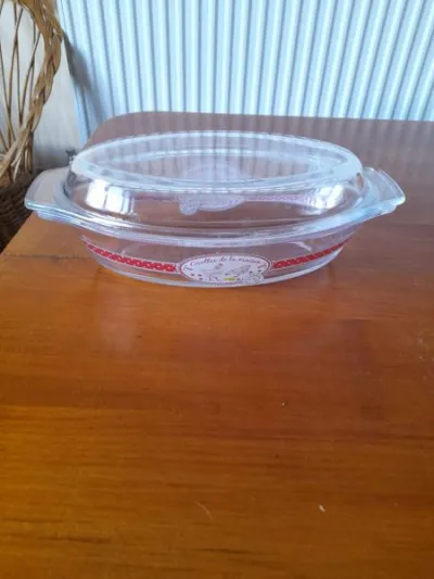 Plat a four individuel en verre avec bouchon - Collection - Saint-Satur (18300)