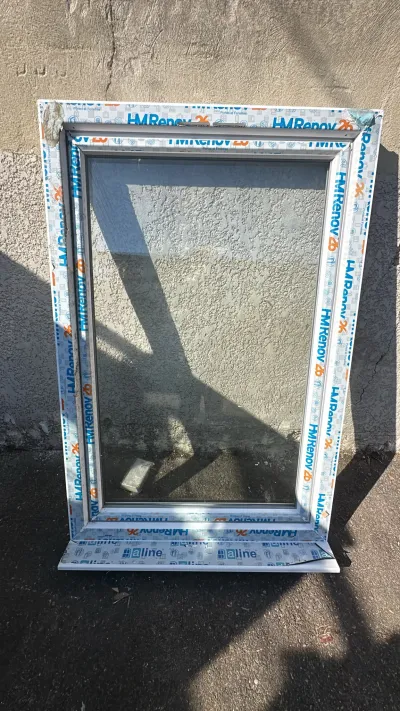Fenêtre pvc blanc un vantail Haut 1430 / Larg 970 - Bricolage - Montanay (69250)