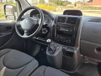 Peugeot Expert Tepee 9Places Minibus 2.0hdi 120cv - photo 4