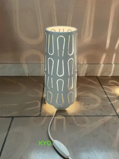 Lampe chevet à poser, abat-jour ajouré blanc métal - photo 2