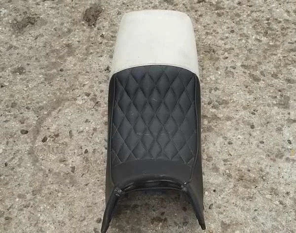 Selle honda 400 vff 1985 - Équipements Moto - Dampleux (02600)