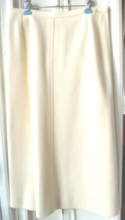 Jupe Rodier de couleur blanc-cassé 40-42 - photo 2
