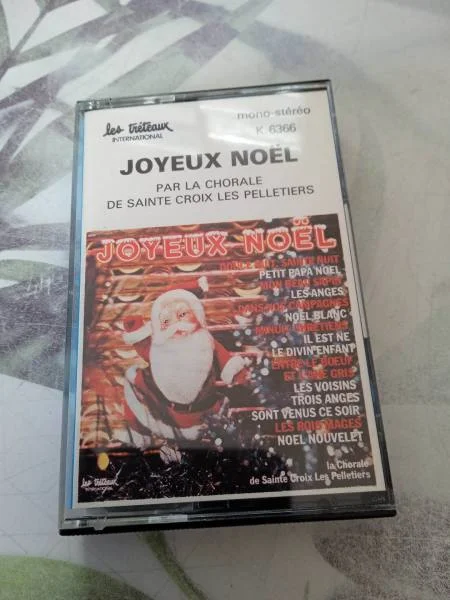 Cassette audio " joyeux noël " - CD, DVD & Vinyles - Saint-Satur (18300)