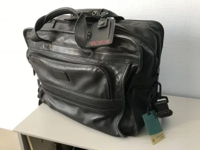 Sac tumi en cuir souple - Sacs & Maroquinerie - Crach (56950)