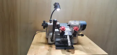 Machine à reproduction de clés (TT 02) - photo 3