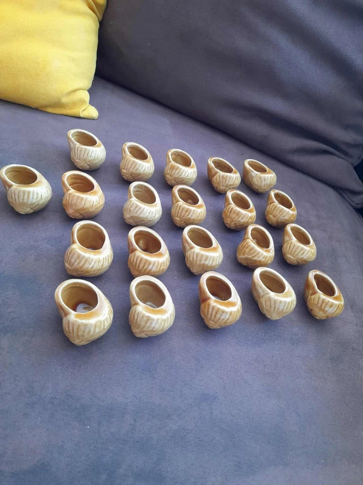 LOT DE 21 Coquilles d'Escargots en Pocelaine - Arts de la Table - Saint-Satur (18300)
