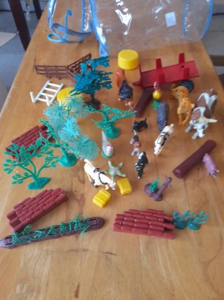 Lot animaux en plastiques et accessoires n°2 - Jeux & Jouets - Saint-Satur (18300)