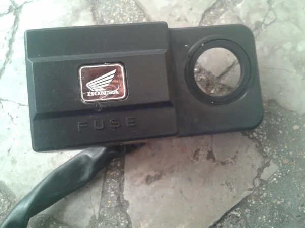 Boite fusible honda 600 transalp 1993 - Motos & Scooters - Nancy (54000)