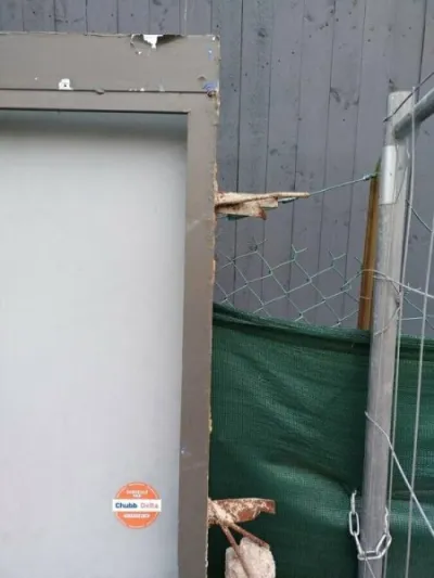 Bloc-porte métallique avec barre antipanique menui - photo 2