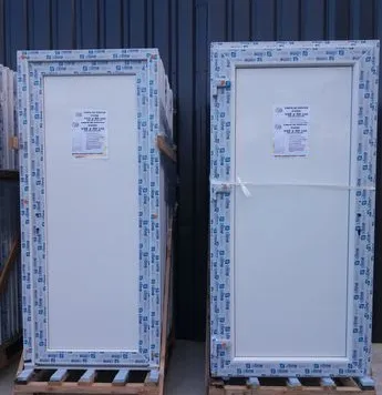 Porte d'entrée en pvc - photo 3