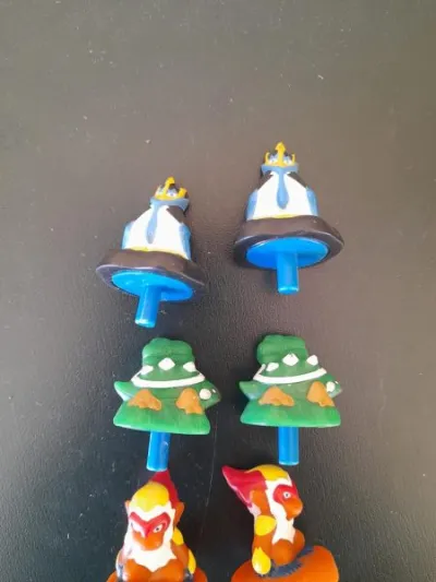 Lot 8 figurines pour jeu de société pokémon diamon - photo 4