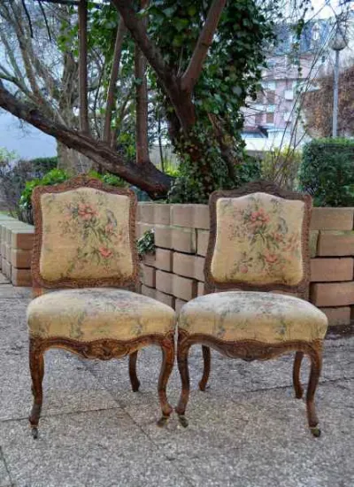 Paire de chaises de style louis xv en noyer massif - photo 2