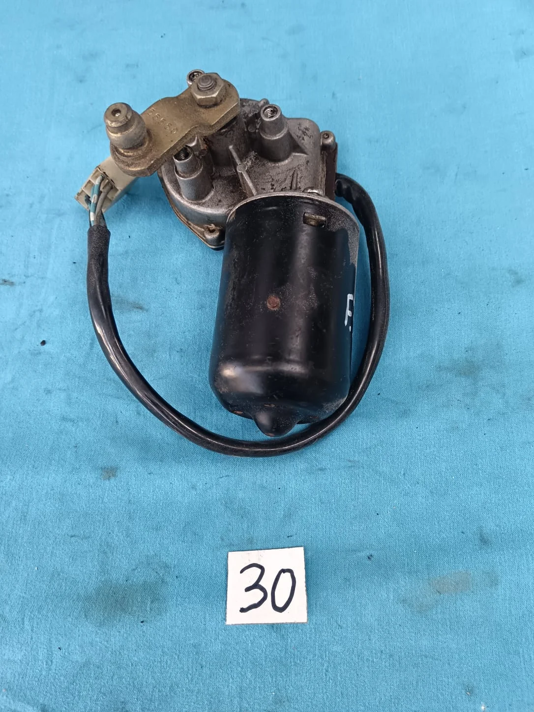 Moteur d'essuie-glace pour Ferrari 208 et 328 - Équipements Auto - Nice (06300)