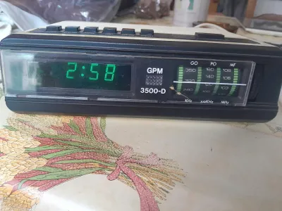 Ancien radio réveil GPM 3500 - Décoration
