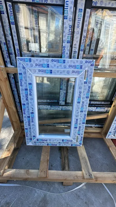 Fenêtre pvc blanc un vantail Haut 900/ Larg 600 - Bricolage