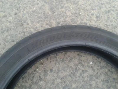 Pneu avant brigestone bt016f 120 / 70 / zr 17 - photo 3