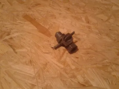 Robinet d éssence honda 125 cm 1992 - Équipements Moto - Marignane (13700)