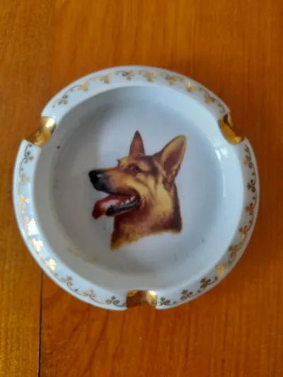 Cendrier en porcelaine décor berger allemand pl - Collection - Saint-Satur (18300)