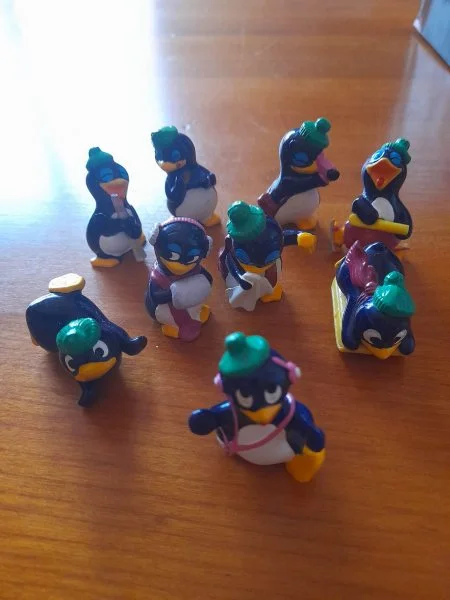 9 figurines kinder ferrero pingouins - Jeux & Jouets - Saint-Satur (18300)