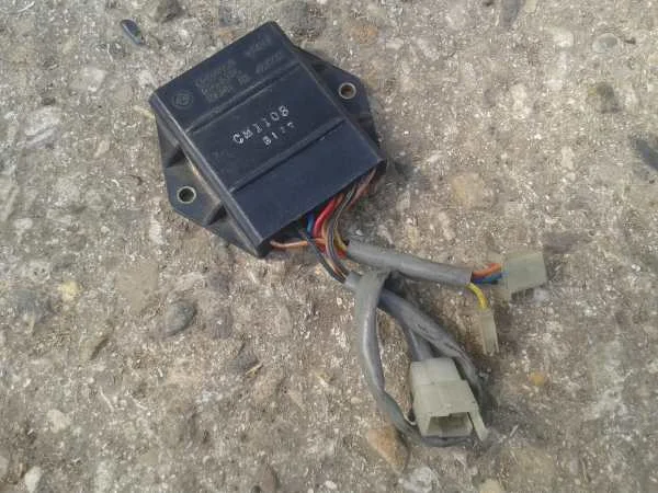 Boitier cdi suzuki 250 rgv 1989 - Équipements Moto - Dampleux (02600)