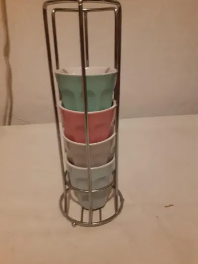 Présentoir 4 tasses multi-couleurs - Collection - Saint-Satur (18300)