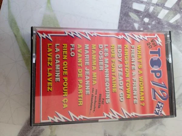Cassette audio " top 12" - CD, DVD & Vinyles - Saint-Satur (18300)