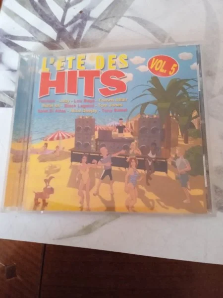 Cd " l'eté des hits vol.5 " - CD, DVD & Vinyles - Saint-Satur (18300)