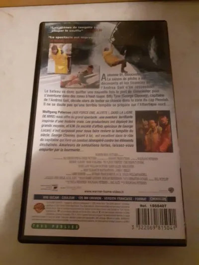 Cassette vhs " en pleine tempéte " - photo 2
