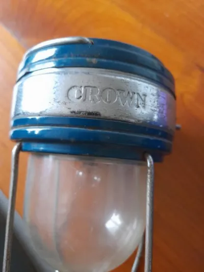 Crown - ancienne lanterne de camping - photo 3
