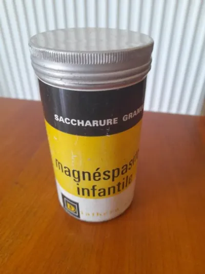 Ancienne boite en alumignium magnésium infantile - photo 2
