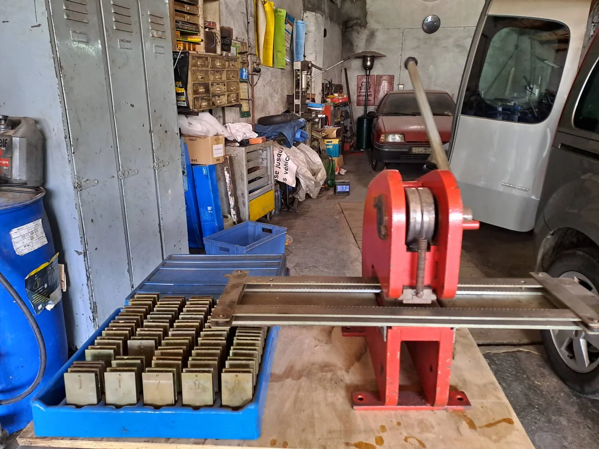 Machine a réaliser les plaques de numéro des véhic - Autre Matériel Pro - Champagney (70290)