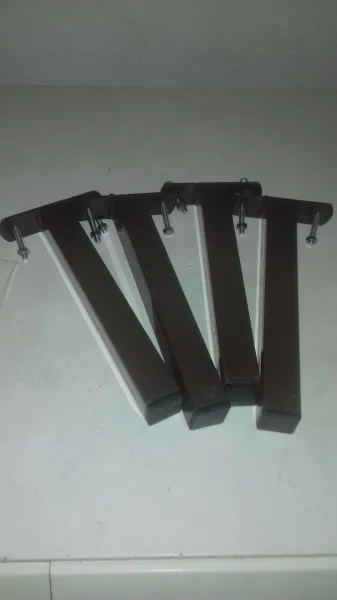 4 pieds en métal - Bricolage - Saint-Satur (18300)