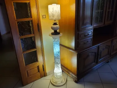 Luminaire colonne en albâtre ciselée très bon état - Meubles - Saint-Paul-Trois-Châteaux (26130)