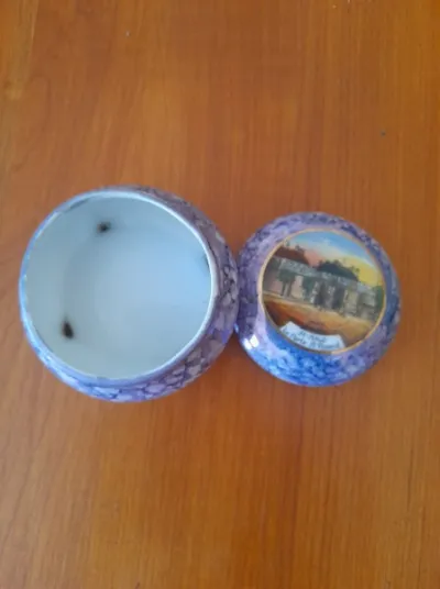 Petite boite ronde en porcelaine céramique - Décoration - Saint-Satur (18300)