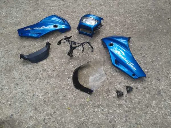 Téte de fourche compl bleu suzuki 600 bandit s1996 - Équipements Moto - Dampleux (02600)