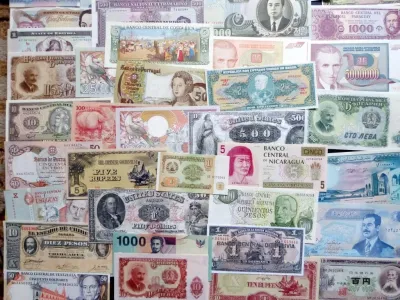 Lot de 700 billets du monde - photo 3