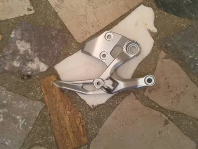 Platine avant droite yamaha 900 mto9 2018 - Équipements Moto - Nancy (54000)