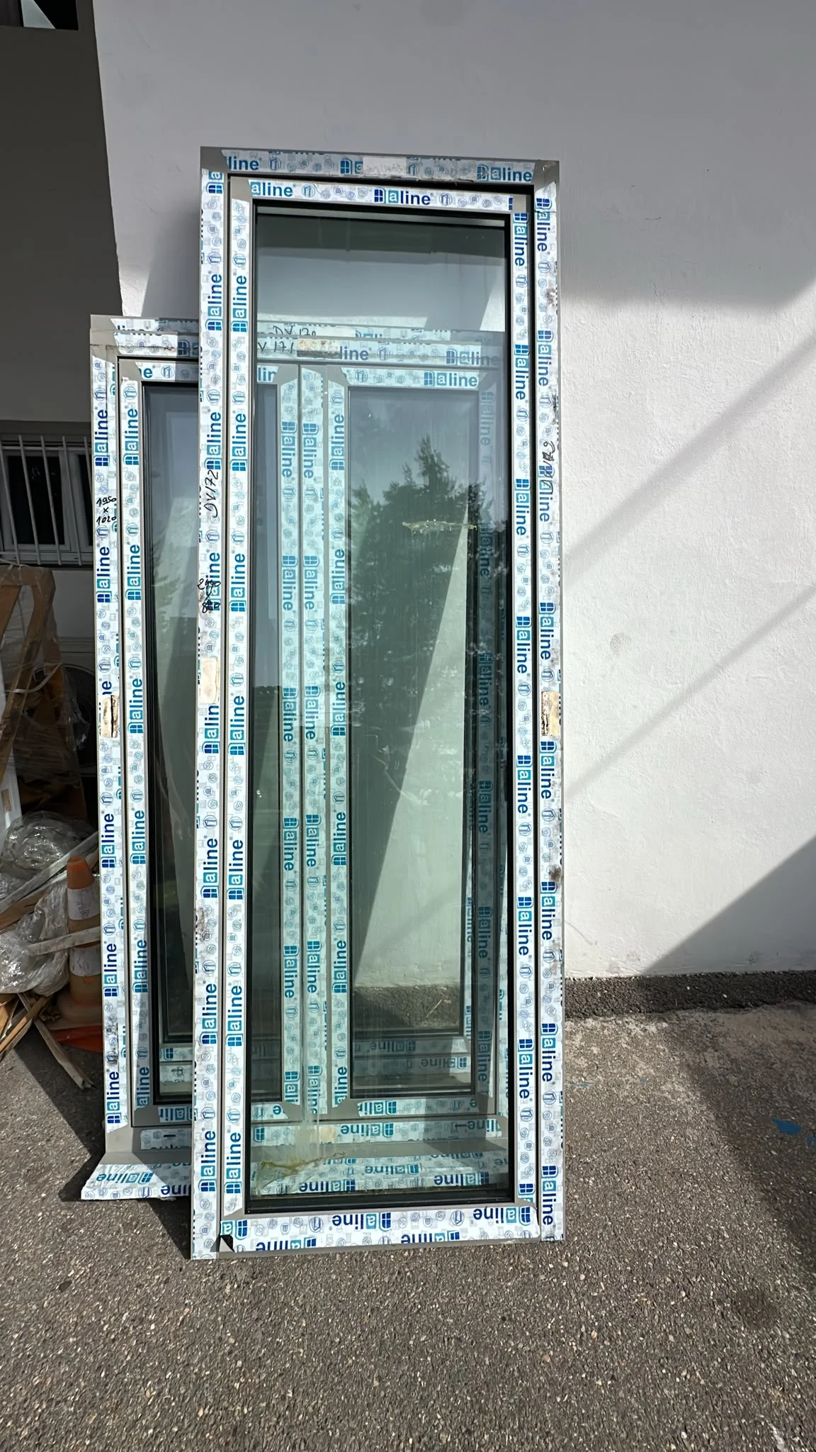 Porte fenêtre en alu un vantail H 2440 / L 930 - Bricolage - Cours (69470)