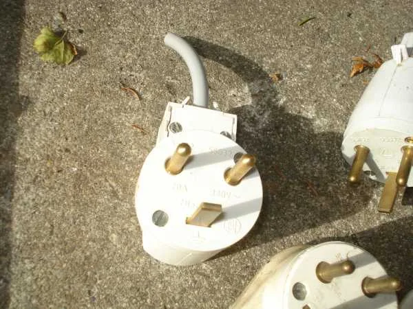 Fiches mono legrand 20a 230v - Bricolage - Monnetier-Mornex (74560)