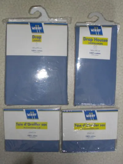 Parure de lit bleu - verte - blanche neuve - Décoration - Sochaux (25600)