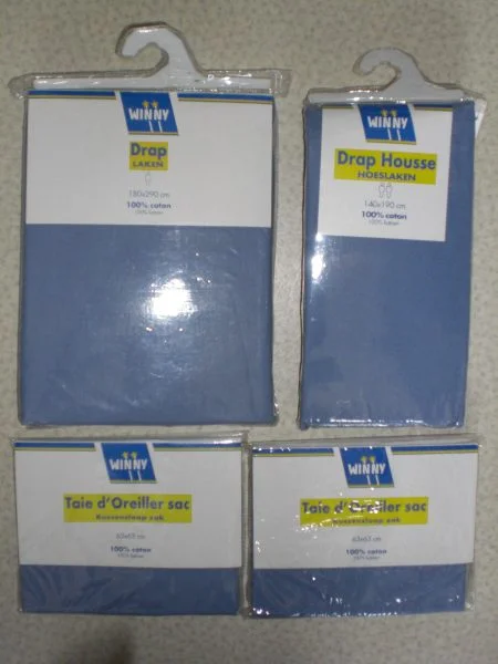 Parure de lit bleu - verte - blanche neuve - Décoration - Sochaux (25600)