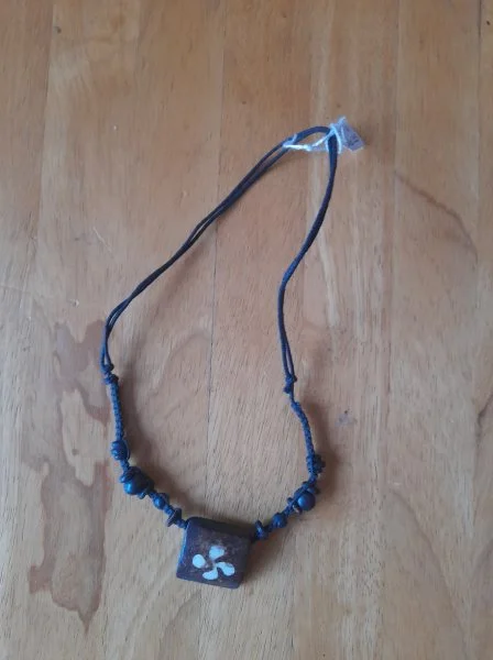 Collier tibétaine en os n°4 - Bijoux & Montres - Saint-Satur (18300)