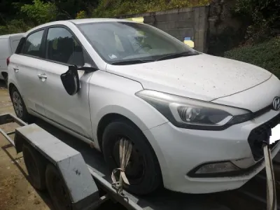 Hyundai i20 2 diésel année 2016 - Autres Véhicules - Bécon-les-Granits (49370)