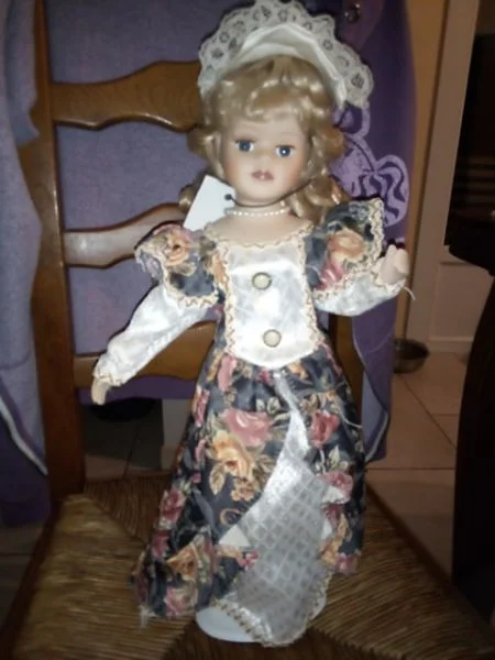 Poupée de porcelaine n°4 - Collection - Saint-Satur (18300)