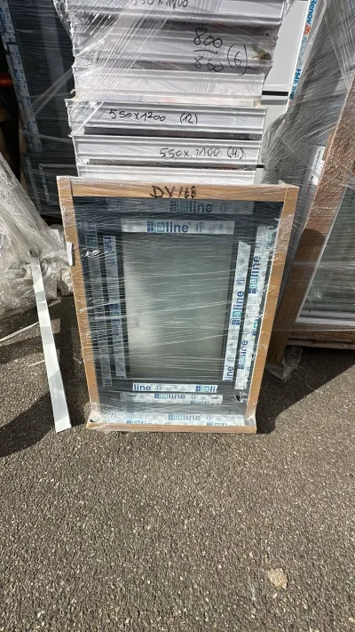 Fenêtre de douche en alu 7016 Haut 800 / Larg 600 - Bricolage - Saint-Laurent-de-Mure (69720)